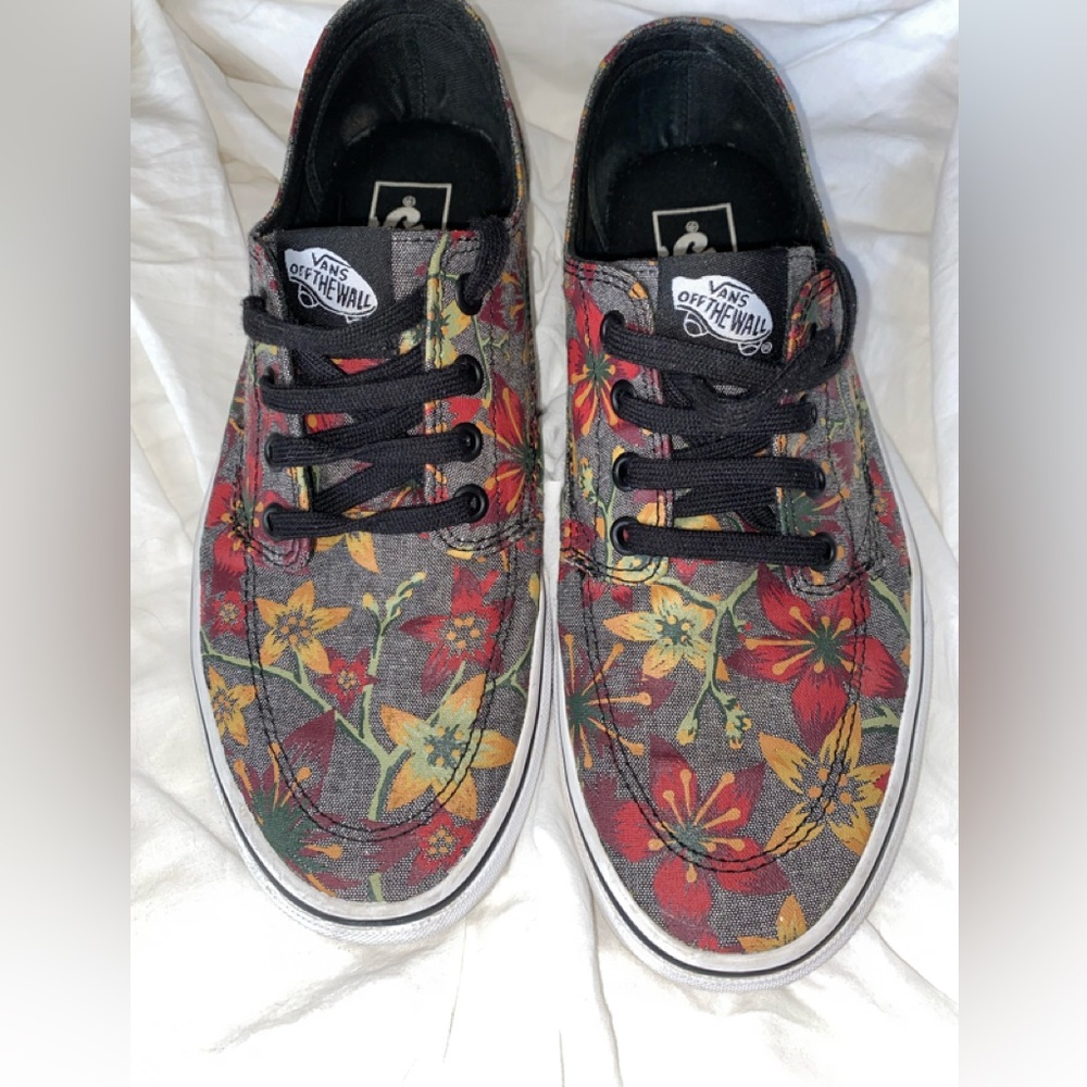 UNISEX MENS 7 -WOMENS 8.5 FLORAL CANVAS VANS